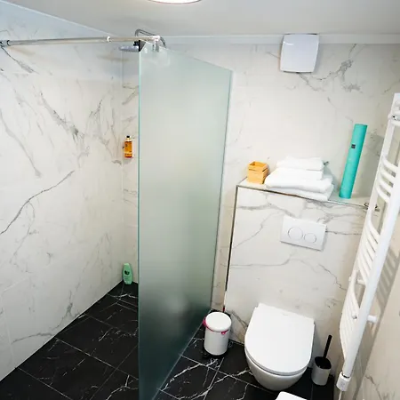 Downtown One Bedroom Joint Kitchen Appartamento Budapest