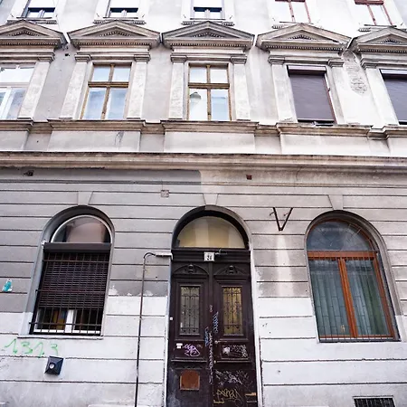 Downtown One Bedroom Joint Kitchen Budapest